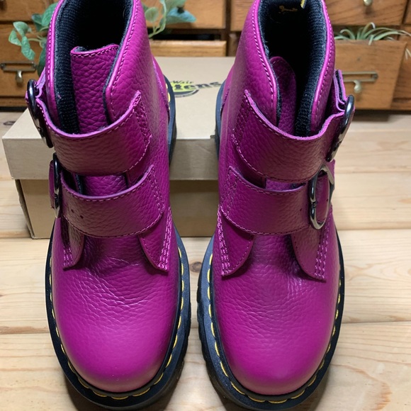 Dr. Martens ‘Devan Heart’ Magenta Milled Nappa Leather Platform Boots - Picture 3 of 9